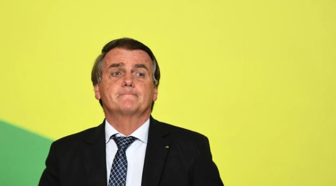 Enquete vencida por Bolsonaro não define personalidade do ano da revista ‘Time’